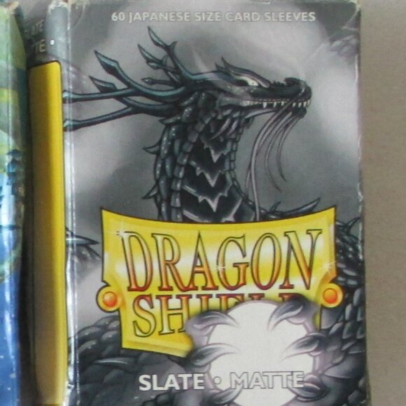 GIANT BUNDLE OF 700+ TRADING CARD SLEEVES - Picture 7 of 16